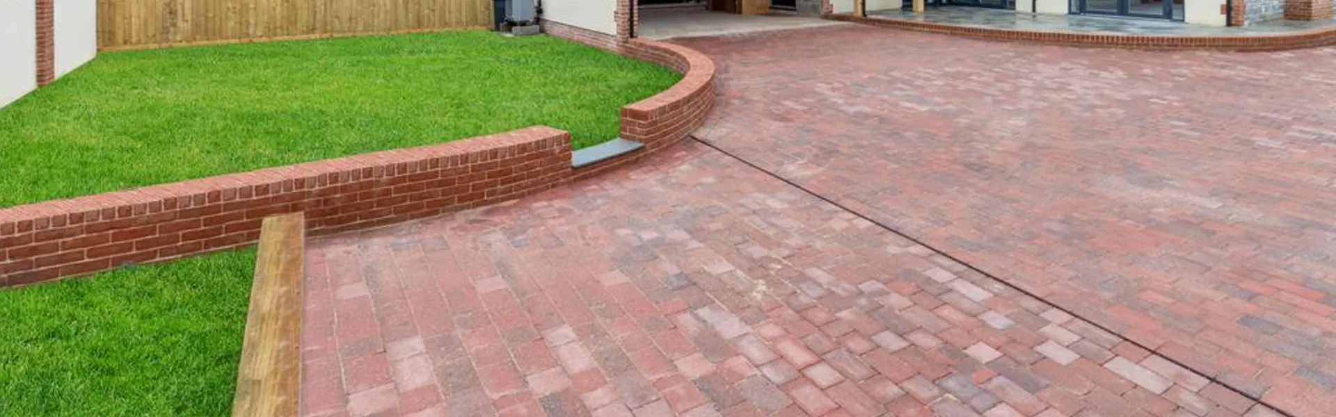 banner-block-paving banner-block-paving